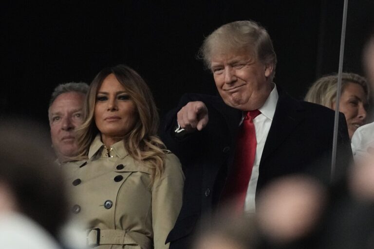 Donald Trump hat nun die Unterstützung seiner Frau Melania für die Rückkehr ins Weiße Haus. Foto: picture alliance / ASSOCIATED PRESS | Brynn Anderson