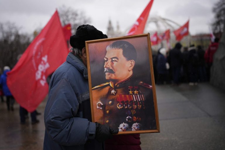 Der sowjetische Despot Josef Stalin hat in Rußland nach wie vor Kult-Status Foto: picture alliance / ASSOCIATED PRESS | Alexander Zemlianichenko