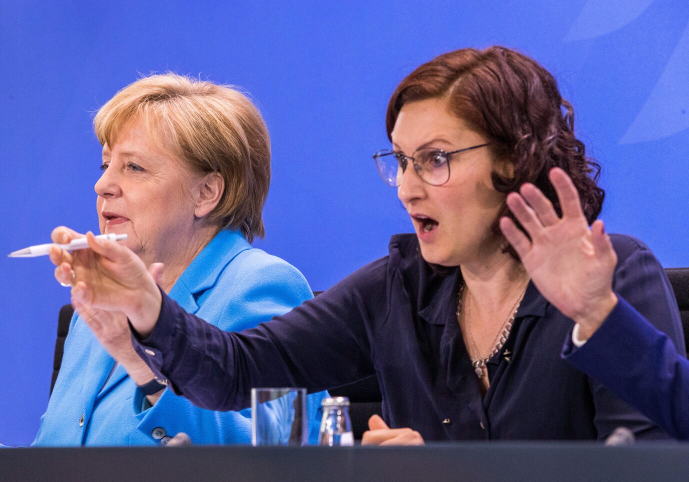 Auch die FDP will Ferda Ataman zur Antidiskriminierungs-Beauftragten wählen. Hiermit der früheren Bundeskanzlerin Angela Merkel.