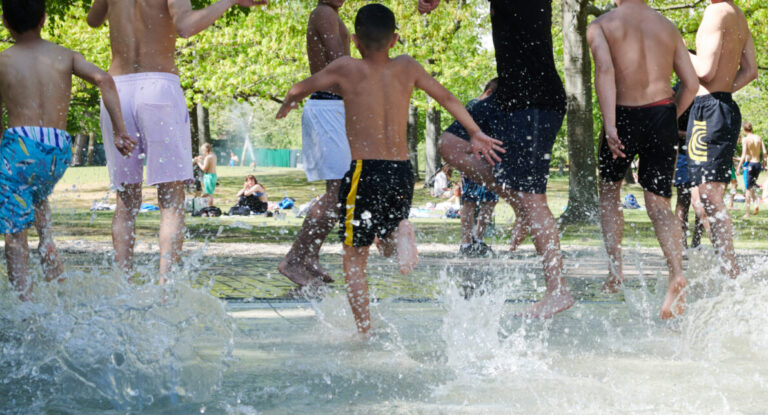 Freibadbesucher: Immer wieder kommt es in Deutschland zu Auseinandersetzungen zwischen Badegästen