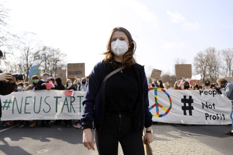 Gibt gern die Vorkämpferin für die Klimarevolution: Luisa Neubauer Foto: picture alliance / Geisler-Fotopress | Ben Kriemann/Geisler-Fotopress