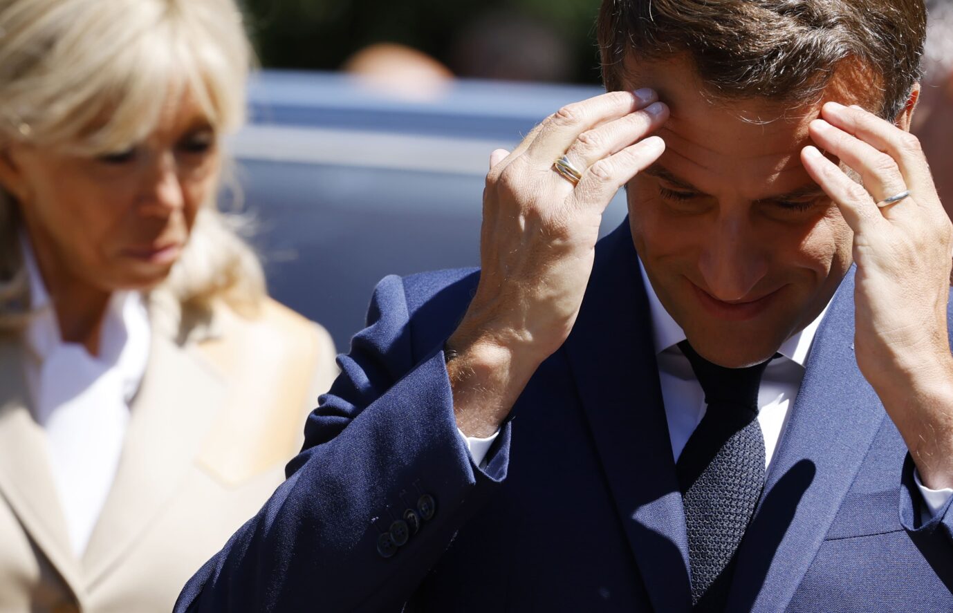 Niederlage: Frankreichs Präsident Emmanuel Macron auf dem Weg zur Stimmabgabe zur Parlamentswahl am 12. Juni 2022
