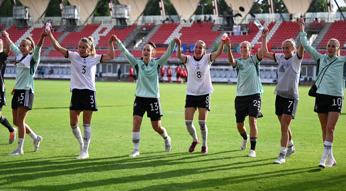 Sieg vor leeren Rängen: Deutschlands Fußball-Frauen schlagen die Schweiz vergangene Woche mit 7:0. Geringes Interesse am Frauen-Fußball.