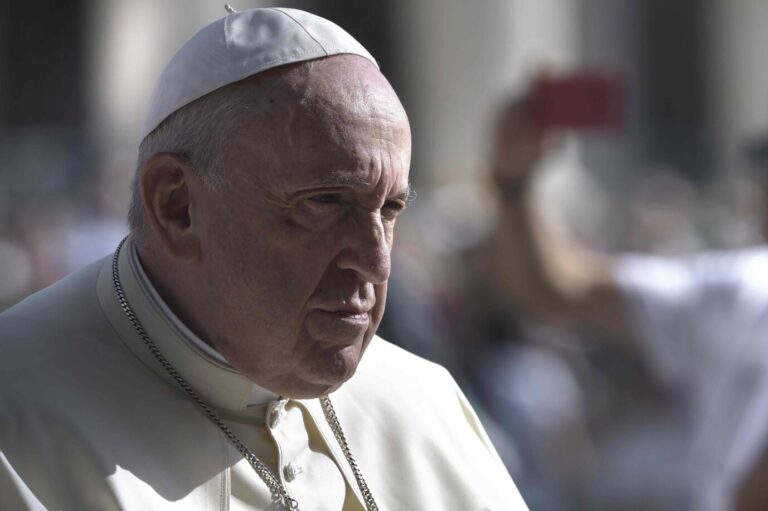 Papst Franziskus äußert sich besorgt, daß der Synodale Weg von "intellektuellen und theologischen Eliten" gekapert werden könnte Foto: picture alliance / Stefano Spaziani | Stefano Spaziani