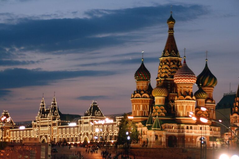 Haushalts-Überschuss: Der Rote Platz in Moskau: Noch scheinen die Sanktionen gegen Rußland nicht zu wirken.