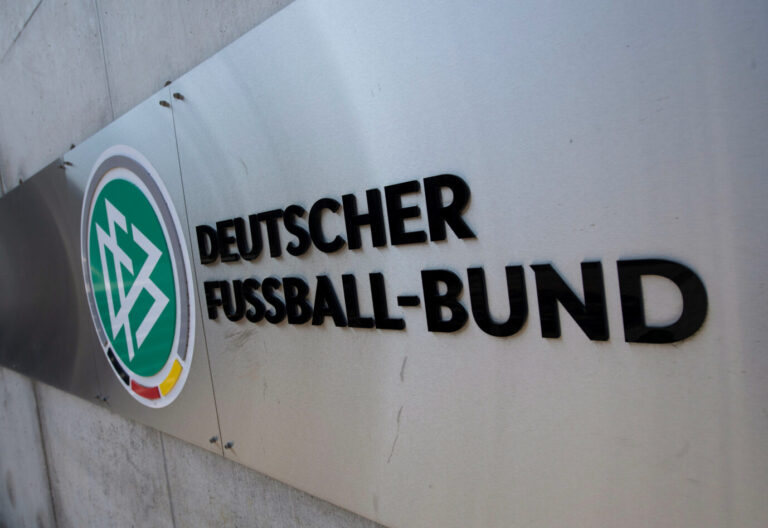 Der DFB will die Stadionbesucher über den Klimawandel informieren (Symbolbild) Foto: picture alliance/dpa | Boris Roessler
