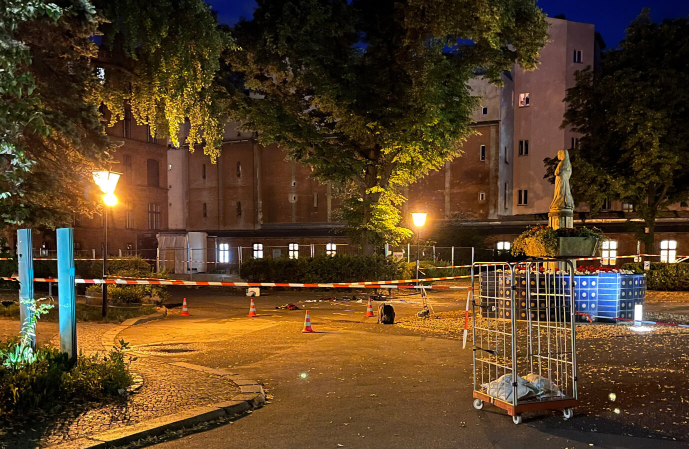Das St.-Hedwig-Krankenhaus in Berlin-Mitte nach dem Vorfall am Dienstagabend