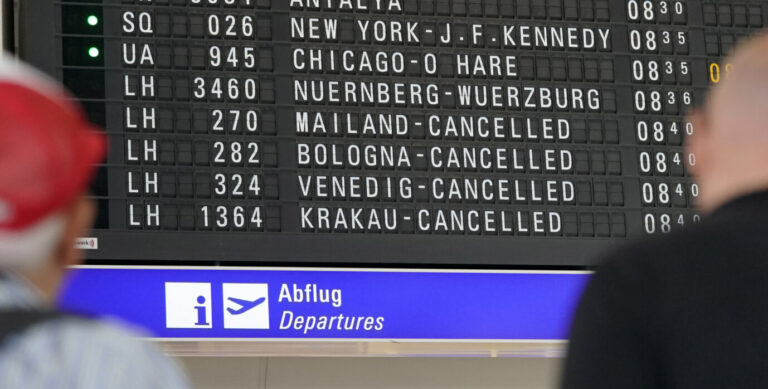 Der Frankfurter Flughafenbetreiber "Fraport" möchte keine weiteren türkischen Aushilfsarbeiter einstellen, trotz andauernden Personalmangels Foto: picture alliance / EPA | RONALD WITTEK