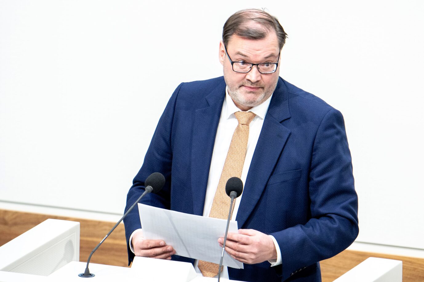 Der AfD-Politiker Klaus Wichmann (Archiv) im Plenum des Landtages von Niedersachsen.