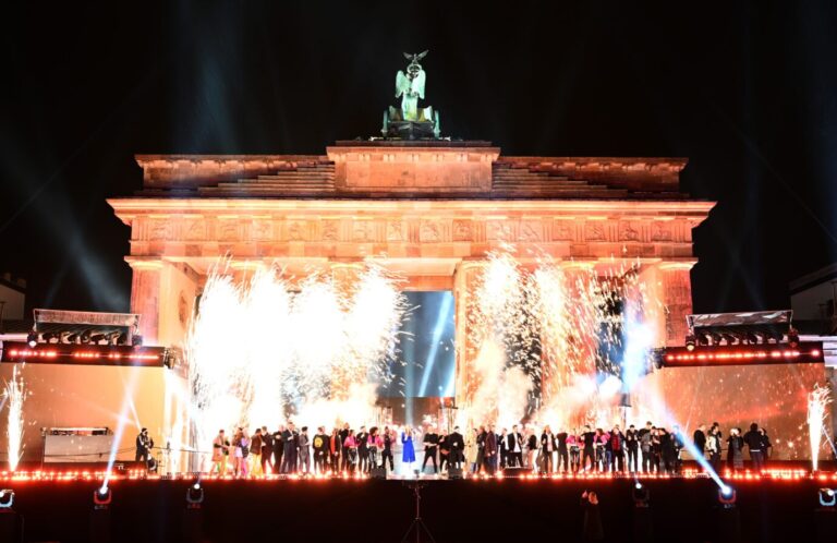 Die ZDF-Silvesterparty am Brandenburger Tor findet ohne DJ Robin & Schürze und "Layla" statt.