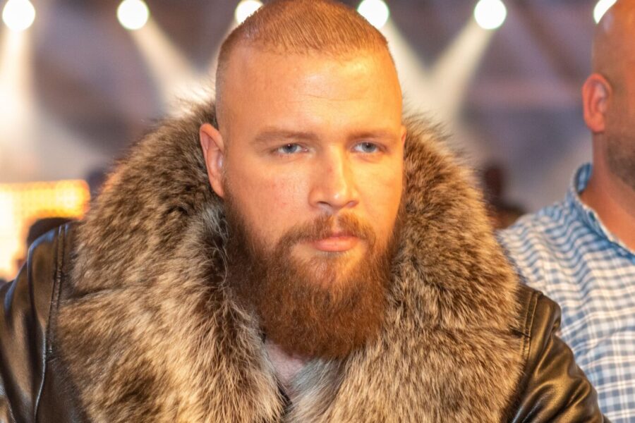 Es brodelt überall „Kollegah“ macht Politikern Ansage