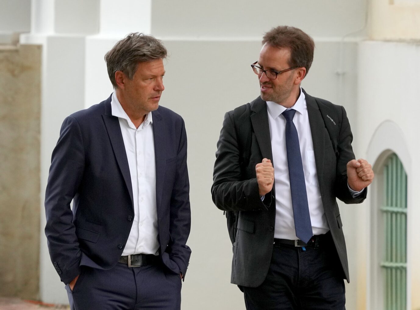 Ziemlich beste Parteifreunde: Wirtschaftsminister Robert Habeck (links) und Netzagentur-Chef Klaus Müller, der die Gaspreise erhöhen will.