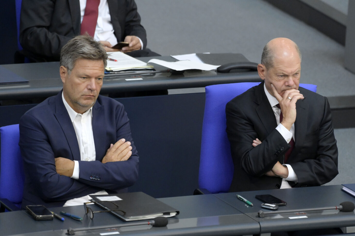 Bundeskanzler Olaf Scholz (SPD) (r.) und Wirtschaftsminister Robert Habeck (Grüne): Wohin führen sie Deutschland? Foto: picture alliance / Geisler-Fotopress | Frederic Kern/Geisler-Fotopress