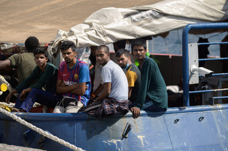 Migranten landen in Kalabrien: Die Asylzahlen steigen wieder