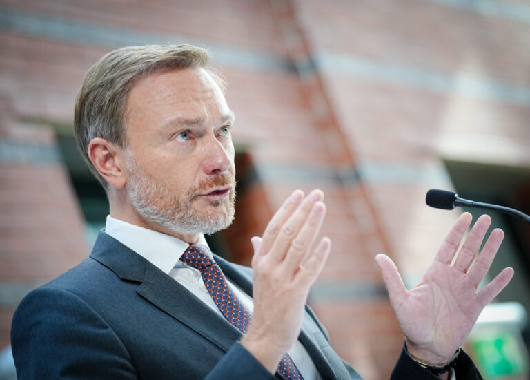 Bundesfinanzminister Christian Lindner (FDP): „Ich bin gegen jede Neiddebatte, aber kein Intendant sollte mehr verdienen als der Bundeskanzler“