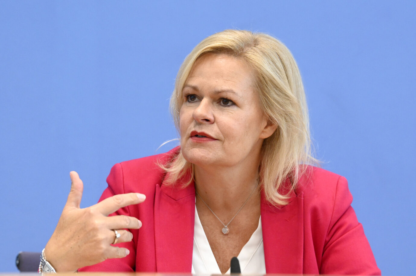 Bundesinnenministerin Nancy Faeser (SPD): Die Polizei müsse deutliche Worte finden, wenn sie hart durchgreife