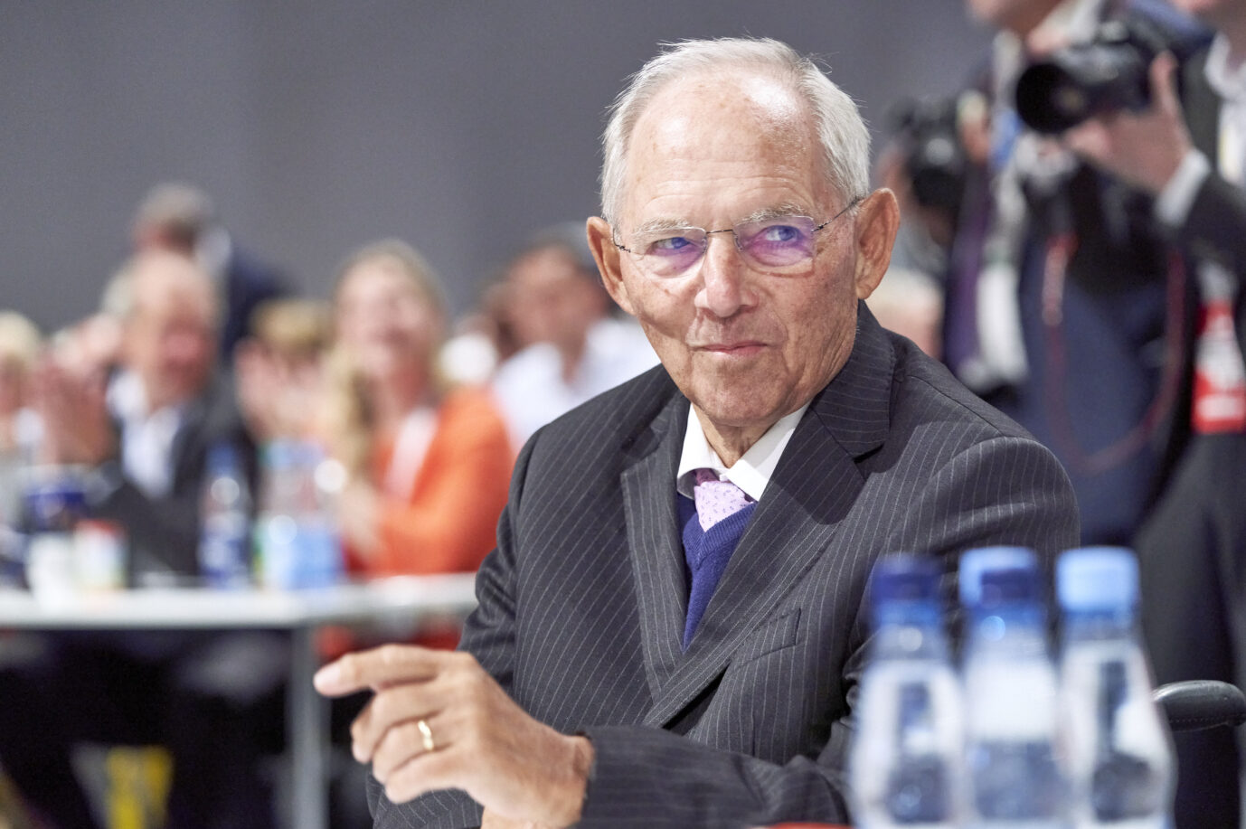 Wolfgang Schäuble (CDU) verlangt Verzicht von den Deutschen