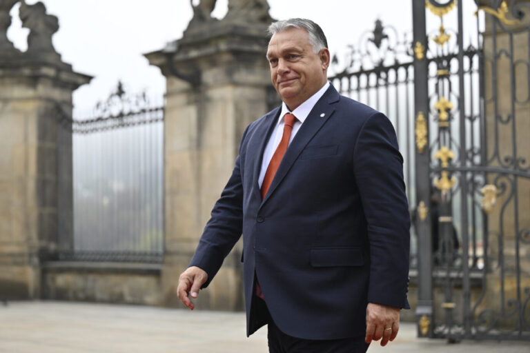 Ungarns Ministerpräsident Viktor Orbán: Statt ihn zu belehren, sollte sich die Bundesregierung ein Beispiel an ihm nehmen