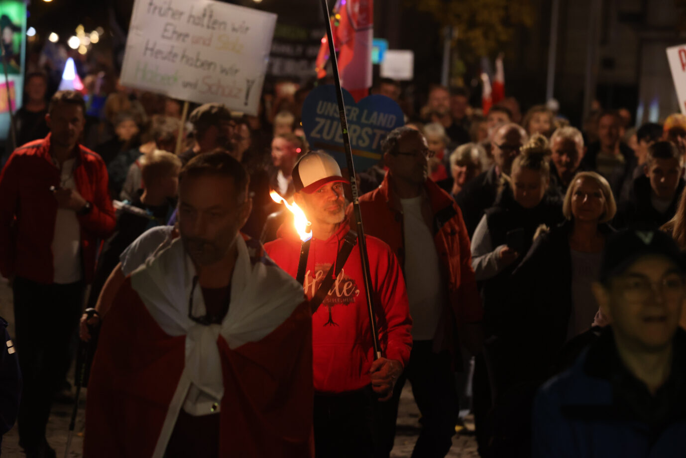 Demonstration in Gera: In Thüringen gingen am Montag abend rund 22.000 Menschen auf die Straße
