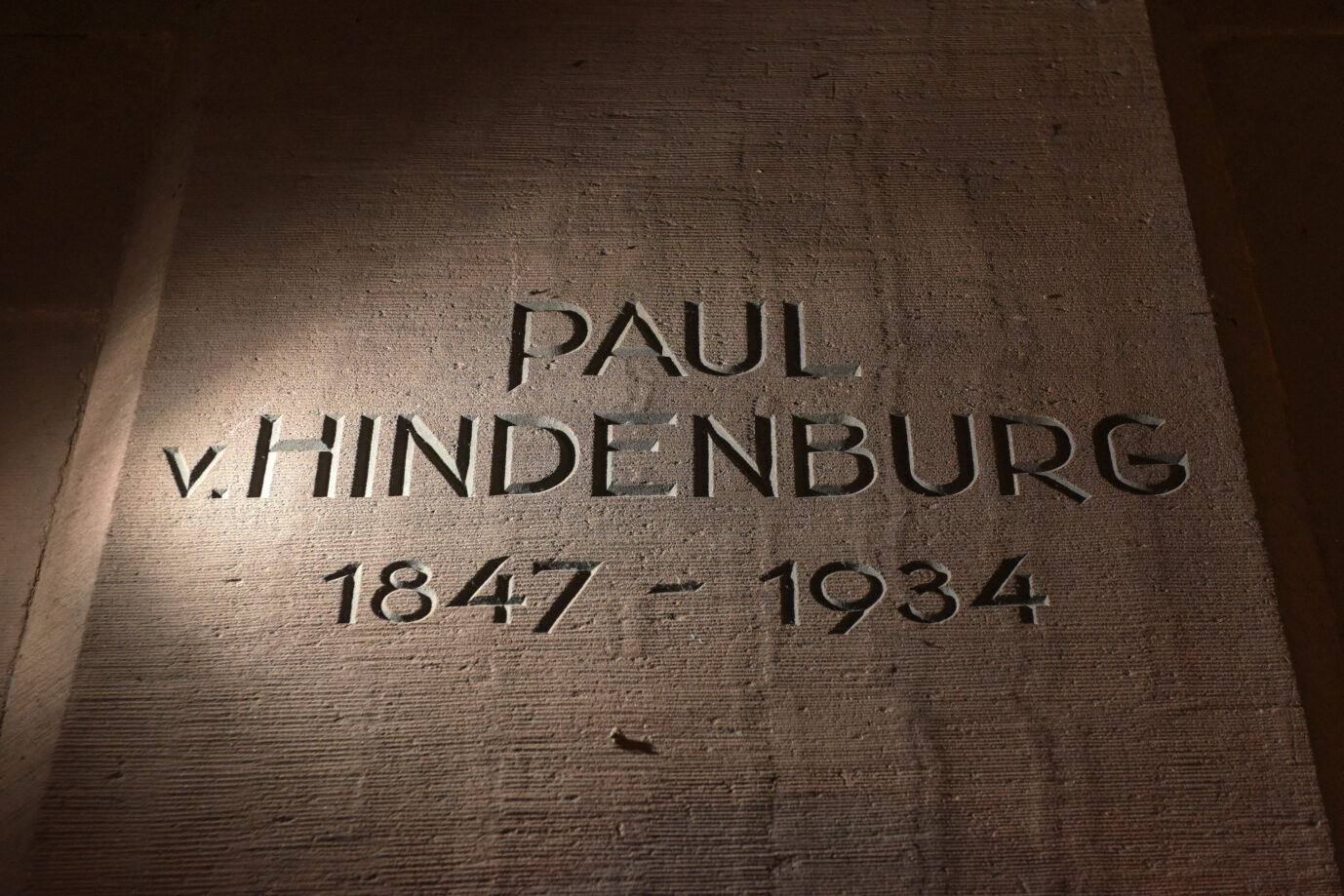 Das Grab von Hindenburg in der Marburger Elisabethkirche soll umgestaltet werden