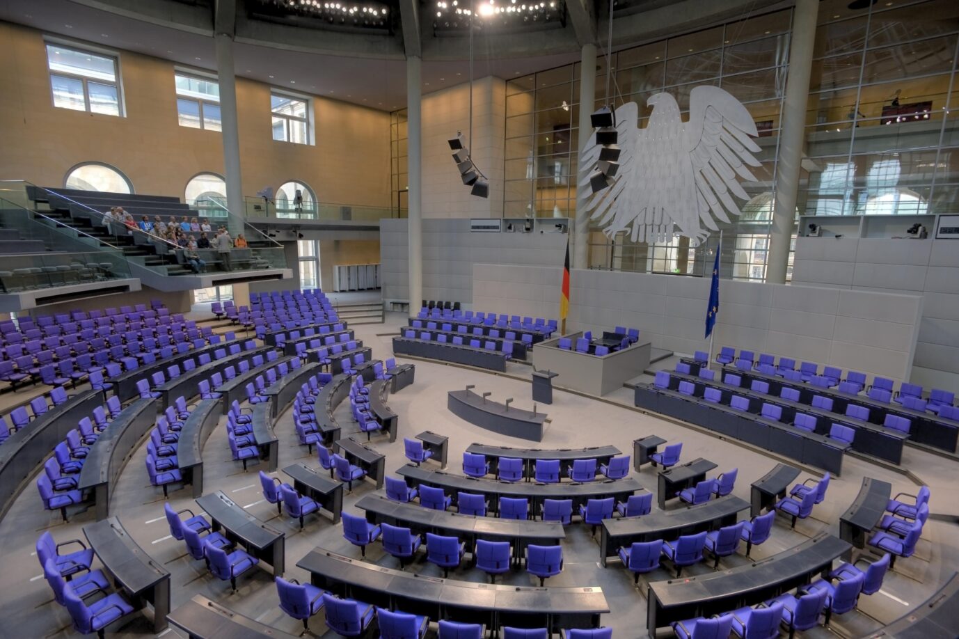 Leerer Bundestag: In Thüringen kam der Beschluß gegen Gender-Sprache durch eine Mehrheit aus Mehrheit aus CDU, AfD und Unabhängigen zustande