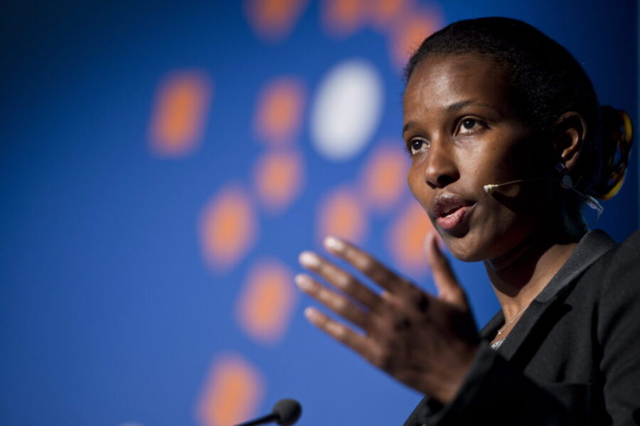 Frauenrechtlerin Hirsi Ali: „Gefährliches Gebräu aus Islamismus und Wokeismus“