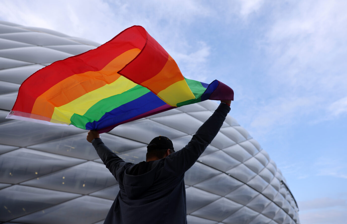Regenbogen-Flagge: Nach Katar ging es für die deutsche Fußballmannschaft mit dem Linienflug – ganz ohne politische Botschaft
