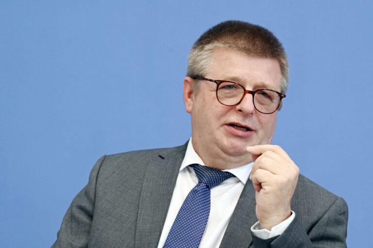 Verfassungsschutz-Präsident Thomas Haldenwang (CDU): „Letzte Generation“ stelle die freiheitliche demokratische Grundordnung nicht in Frage