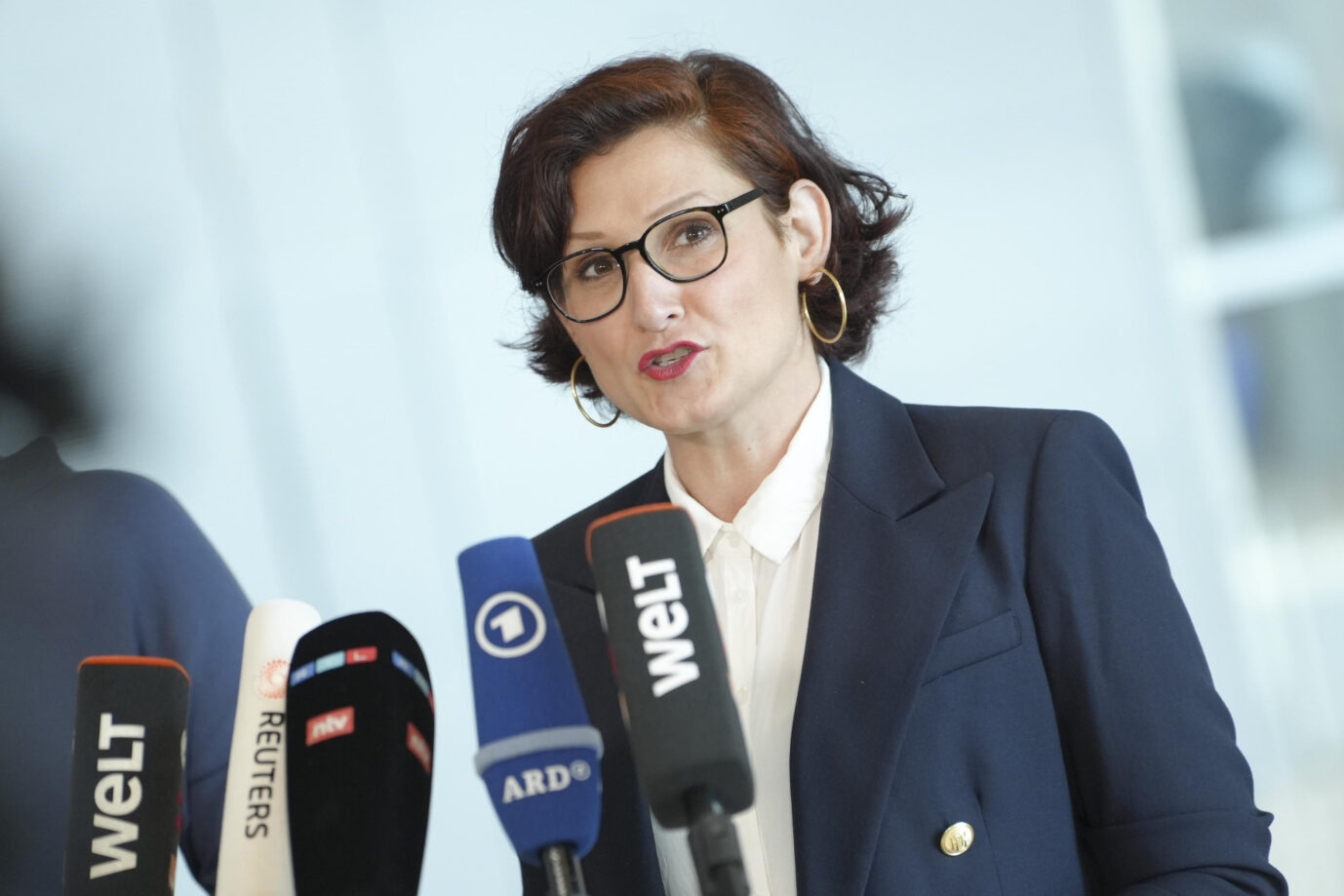 Ferda Ataman nach der Wahl im Bundestag zur neuen Bundesbeauftragten für Antidiskriminierung