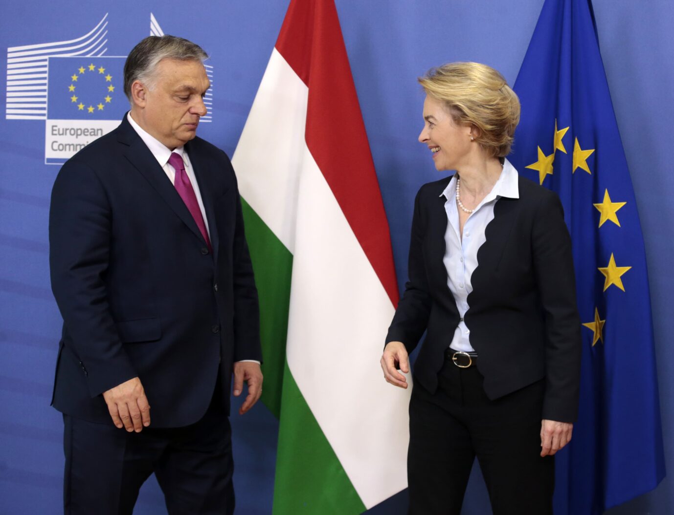 Korruptionsskandal im EU-Parlament: Ungarns Ministerpräsident Viktor Orbán mit EU-Kommissionspräsidentin Ursula von der Leyen.