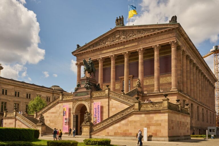 Die Alte Nationalgalerie auf der Museumsinsel in Berlin. Die Täterin ist nicht "Letzte Generation"-Mitglied.