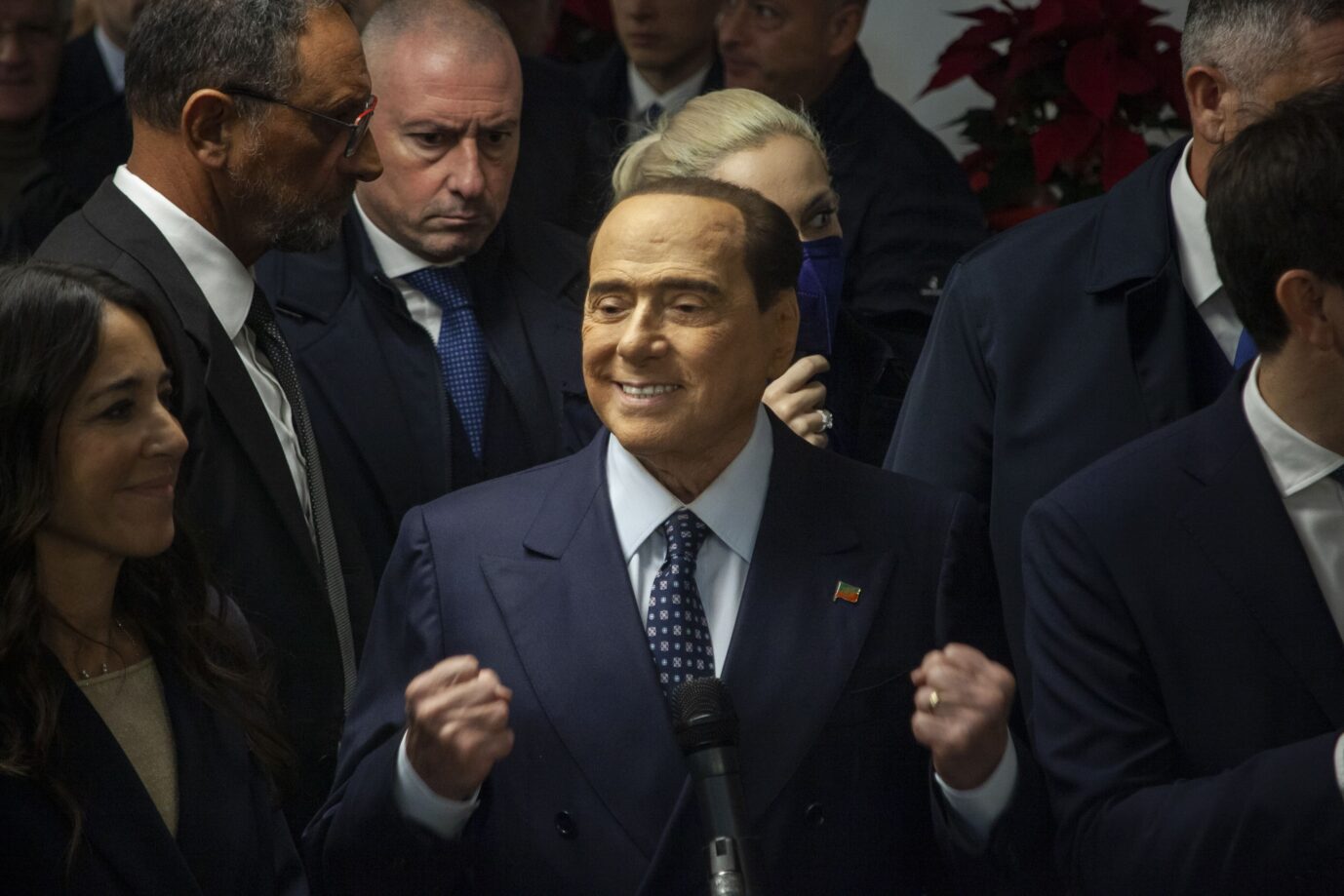 Italiens Rechtspolitiker Silvio Berlusconi hat die Übernahme von Pro Sieben und Sat 1 angemeldet.