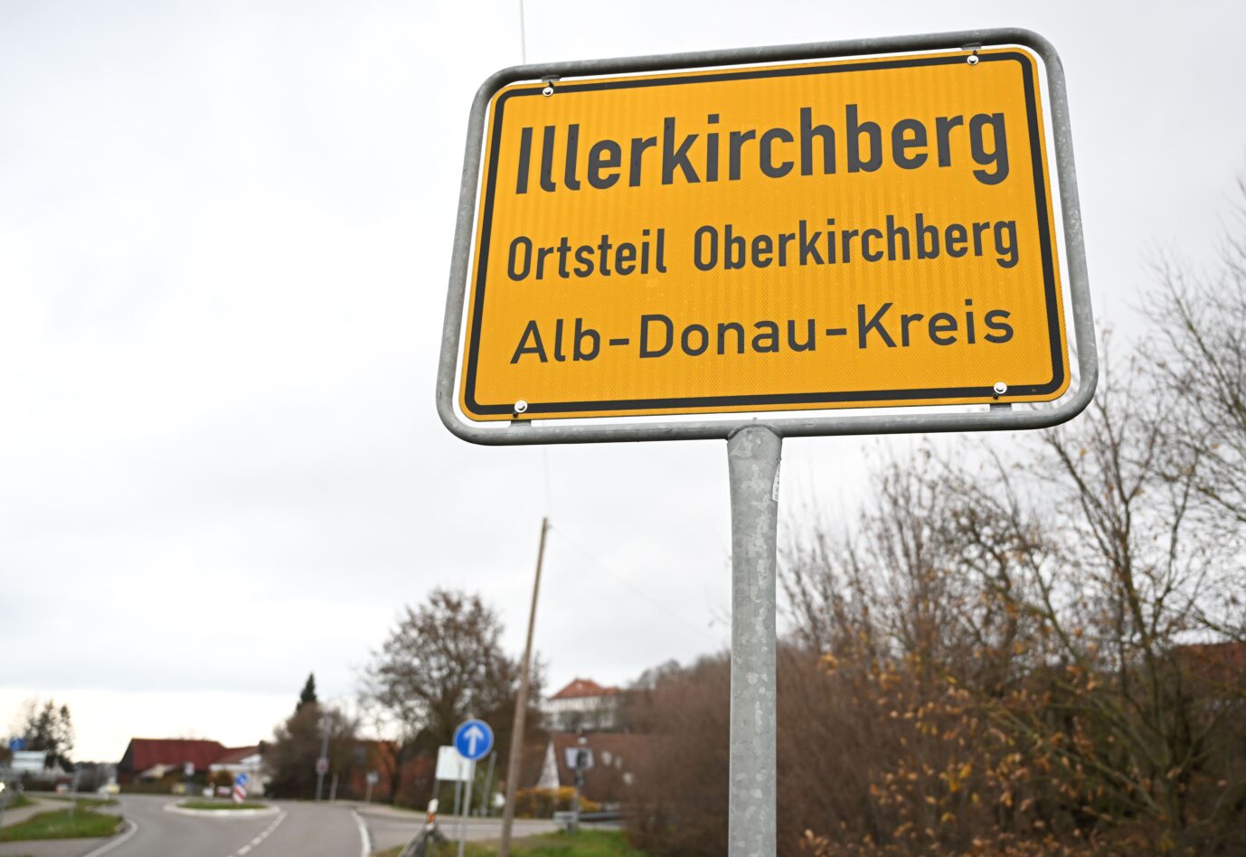 Das Ortsschild des Ortsteils Oberkichberg von Illerkirchberg. Zwei Mädchen wurden auf ihrem Schulweg angegriffen und schwer verletzt.