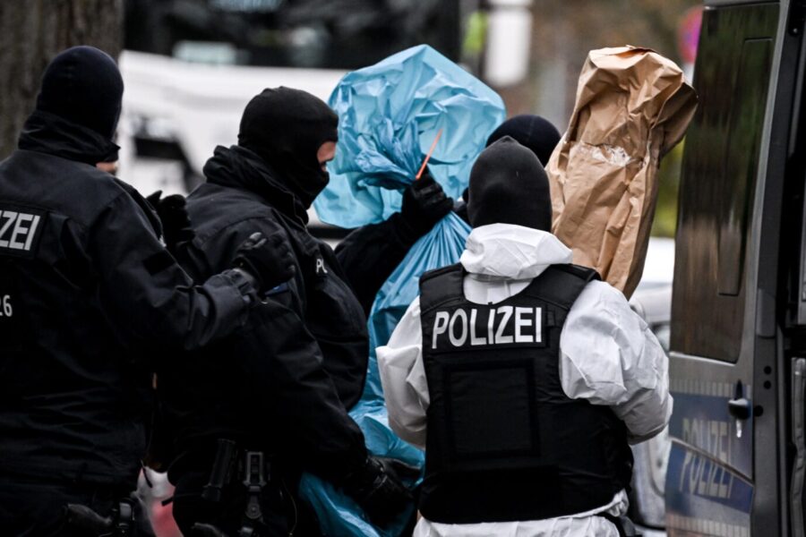 Reichsbürger Razzia Die Geheimen Bunker Und Waffen Details Enthüllt - z8r35e9