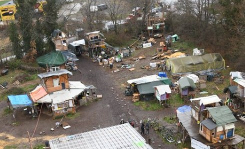 Es sieht aus wie in einem Slum: Ausschnitt des veröffentlichten Bildes vom Hüttendorf in Lützerath.