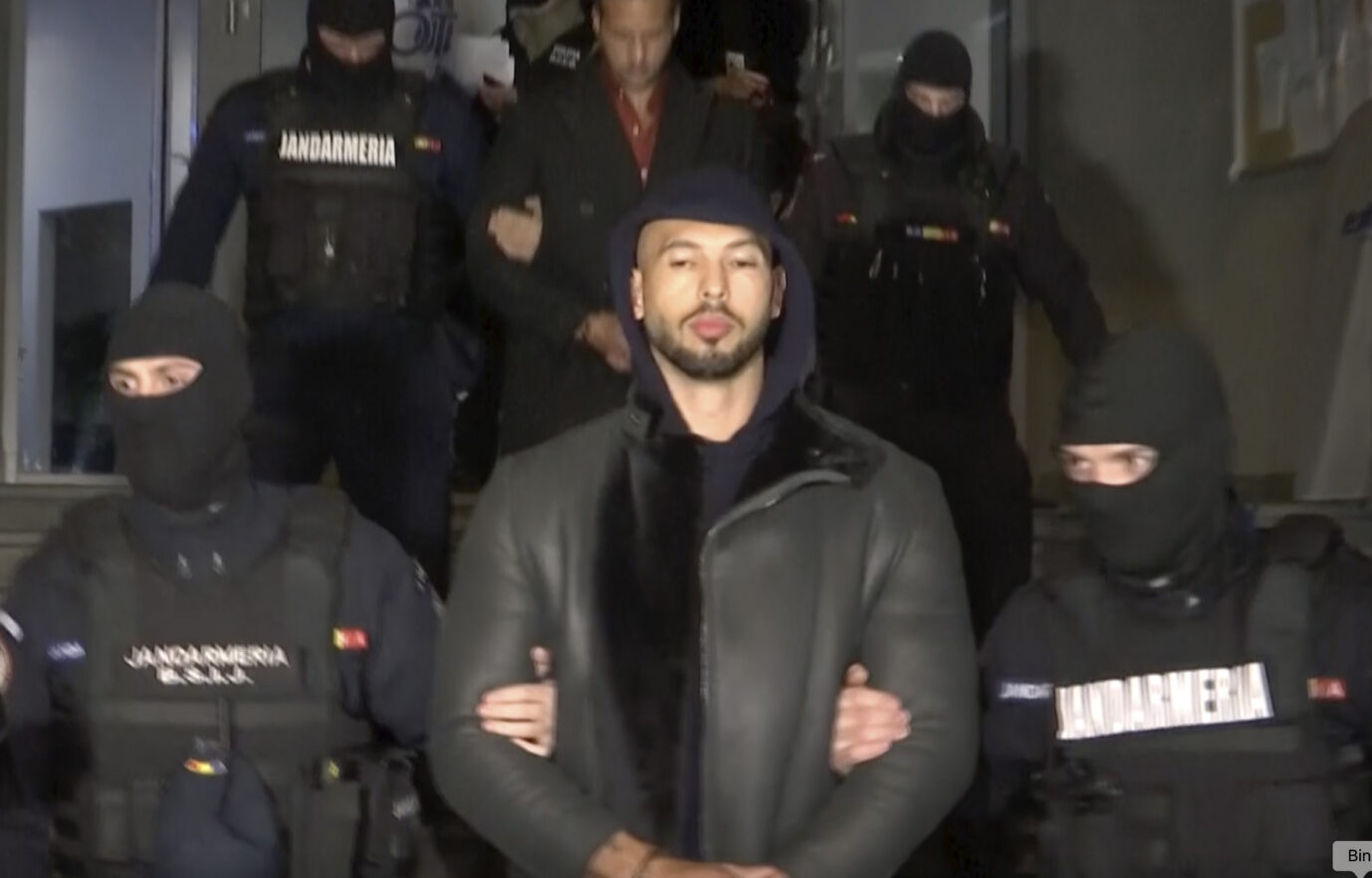 Andrew Tate bei seiner Festnahme in Rumänien: Er ist ein Luxus-Proll mit einer Vorliebe für Dekadenz