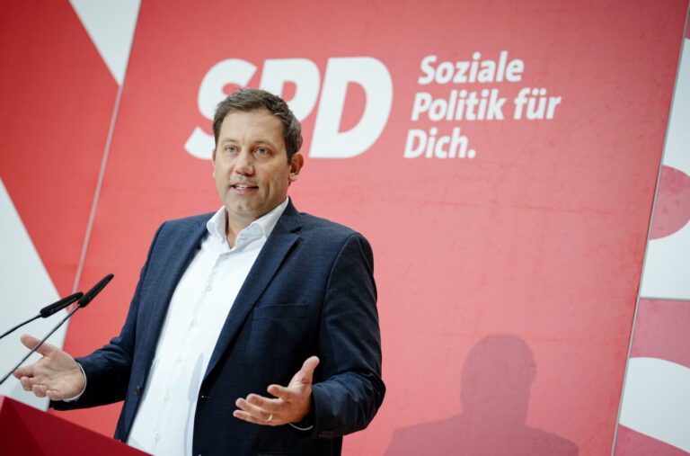 Lars Klingbeil, Bundesvorsitzender der SPD, gibt zum Abschluss der Jahresauftaktklausur des SPD-Präsidiums und Parteivorstands eine Pressekonferenz. Die SPD-Spitze bereitet sich auf das politische Jahr 2023 vor, in dem unter anderem fünf Landtagswahlen anstehen.