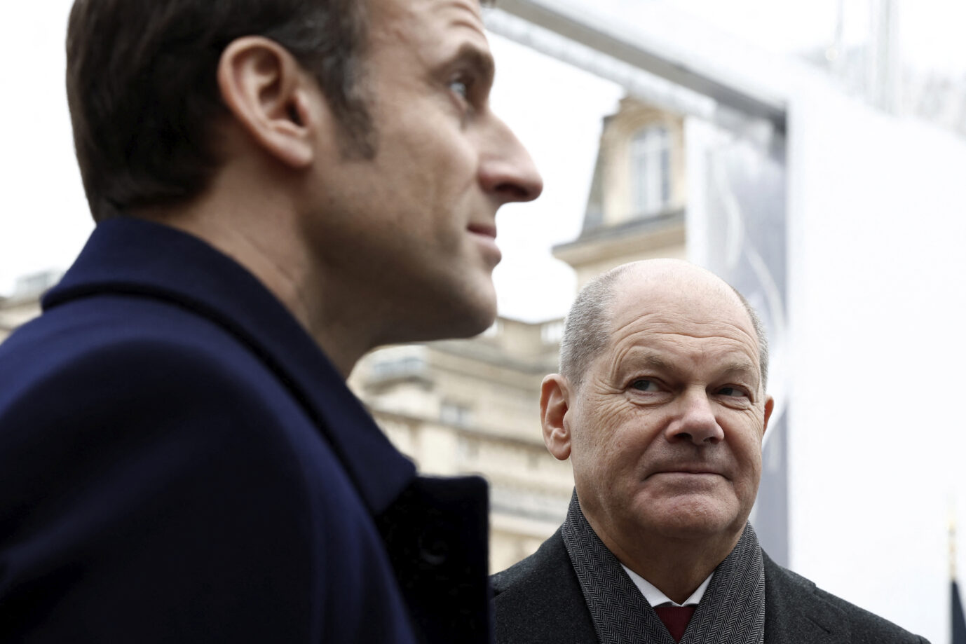 Präsident Emmanuel Macron und Bundeskanzler Olaf Scholz treffen sich am 60. Jahrestag des Elysee-Vertrags in Paris