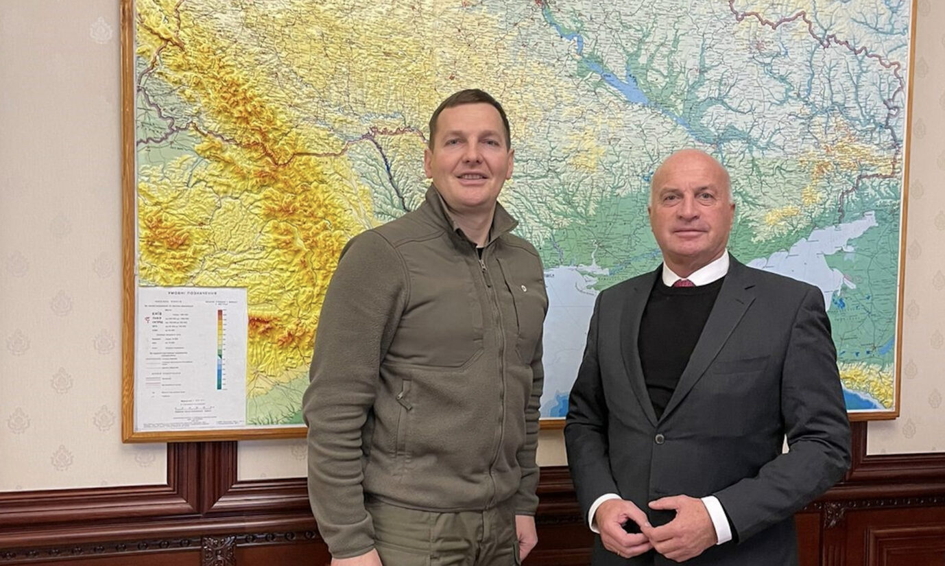 Rüdiger Lucassen mit dem stellvertretenden Innenminister der Ukraine Yevgheniy Yenin.