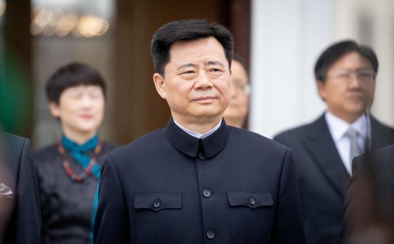 Der Botschafter der Volksrepublik China, Wu Ken, kritisiert die Reise der FDP Abgeordneten nach Taiwan: „Kontakte mit Taiwan stehen nicht zur Debatte“, teilt er mit