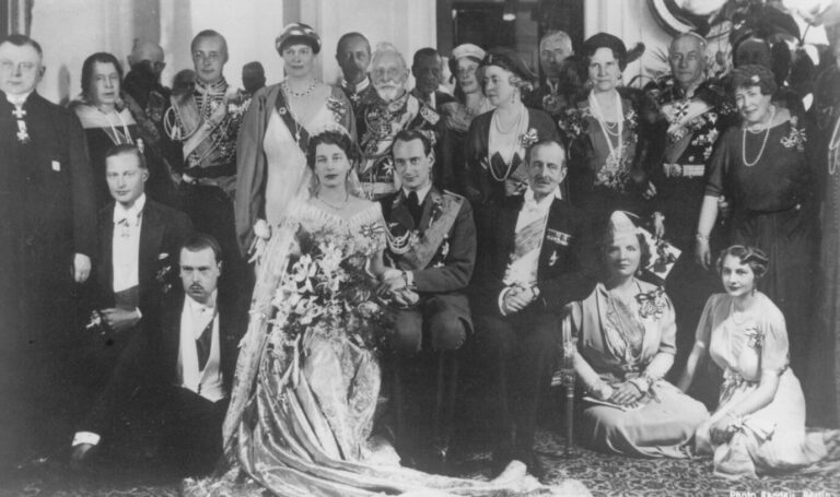 Hochzeit im Hochadel: Louis Ferdinand von Preußen heiratet Großfürstin Kira Kiril-lowna von Rußland, Haus Doorn 1938.