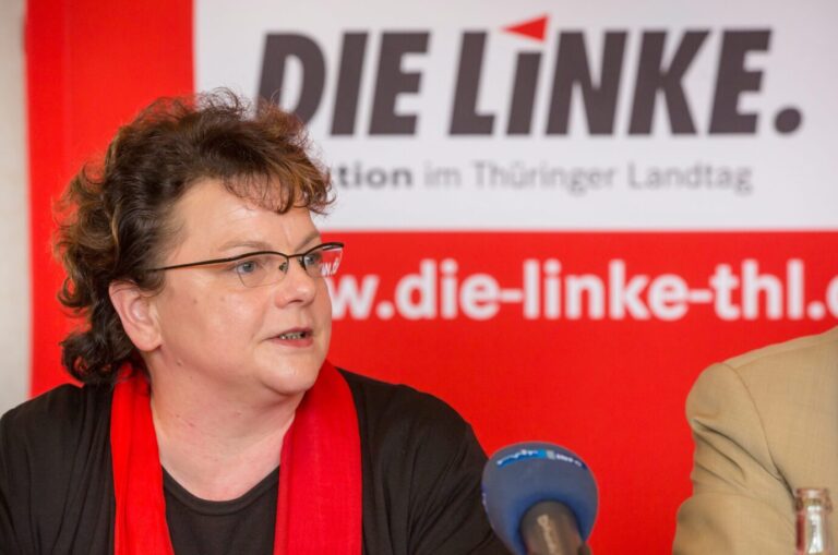 Die Landtagsabgeordnete aus Sachsen, Kerstin Köditz (Linkspsartei): Die Entwaffnung von Rechtsextremen müsse schneller gehen.