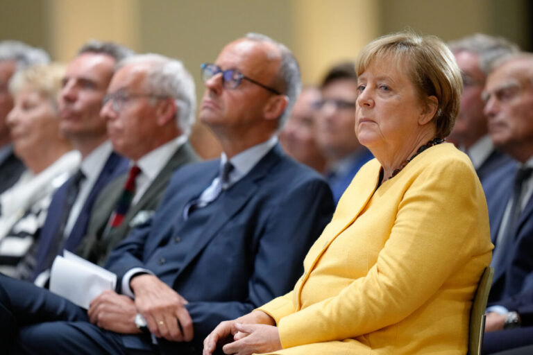 Altkanzlerin Angela Merkel (CDU), links neben ihr CDU-Chef Friedrich Merz: Die Christdemokraten haben einen Wandel zum Schlechteren hinter sich