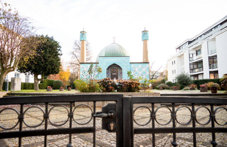 Das Islamische Zentrum in Hamburg: Versucht der Iran über den Verein Einfluß zu nehmen?