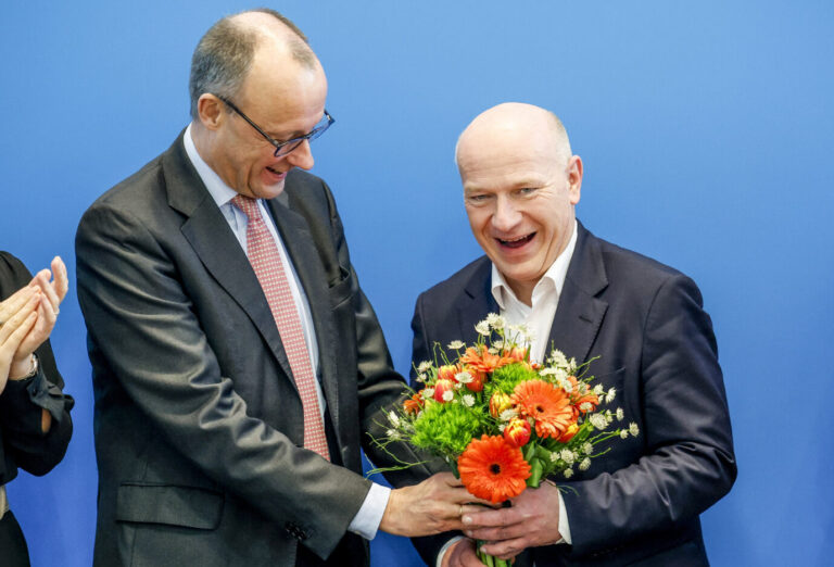 CDU-Chef Friedrich Merz der Berliner CDU-Vorsitzende Kai Wegner nach der Wahlwiederholung in der Hauptstadt