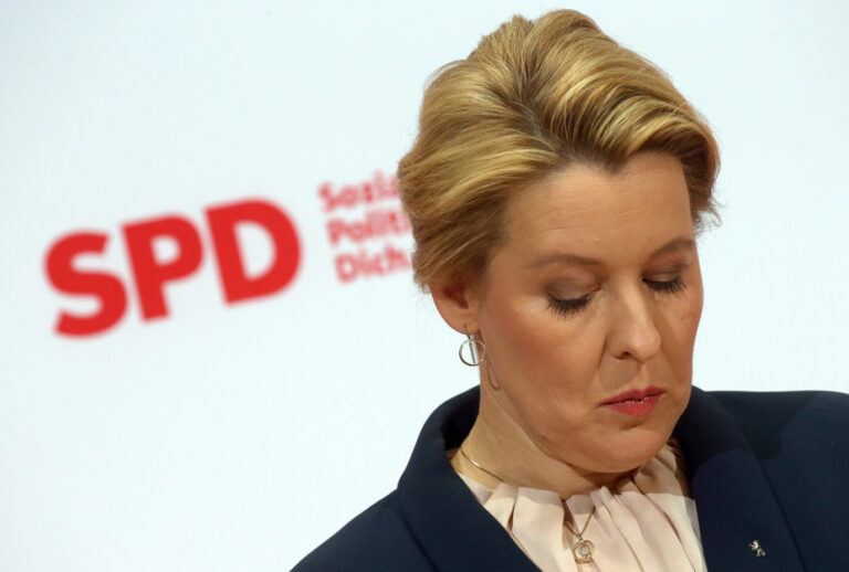 So sehen Verlierer aus: Schwere Tage für Franziska Giffey (SPD), an deren Ende sie ihr Amt als Regierende Bürgermeisterin von Berlin verlieren könnte.