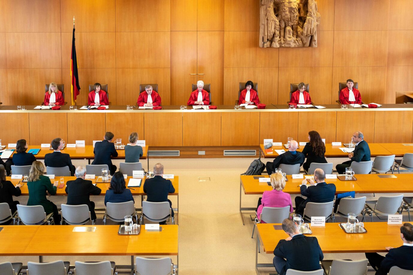 Das Bundesverfassungsgericht bei der Urteilsverkuendung in Sachen 'Desiderius-Erasmus-Stiftung' - ein rechtlicher Teilerfolg mit einem großen Aber