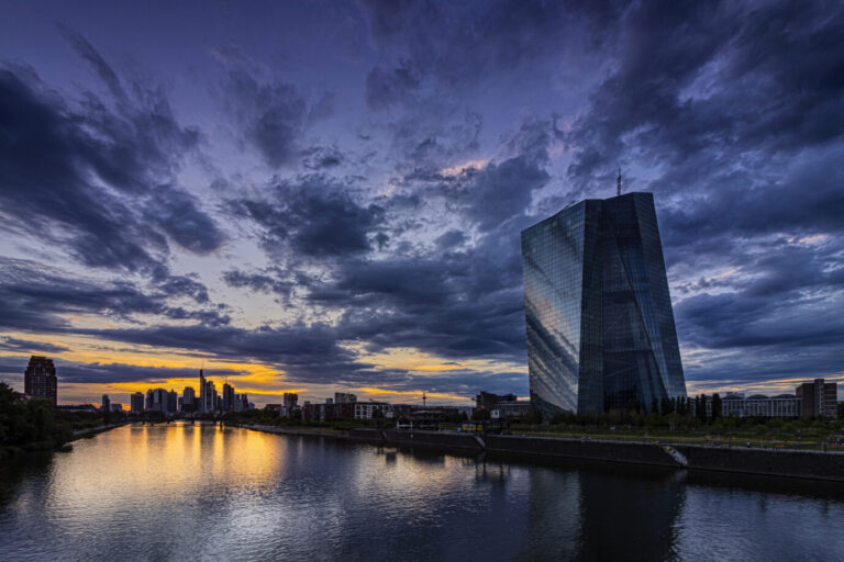 Der Himmel über der Europäischen Zentralbank