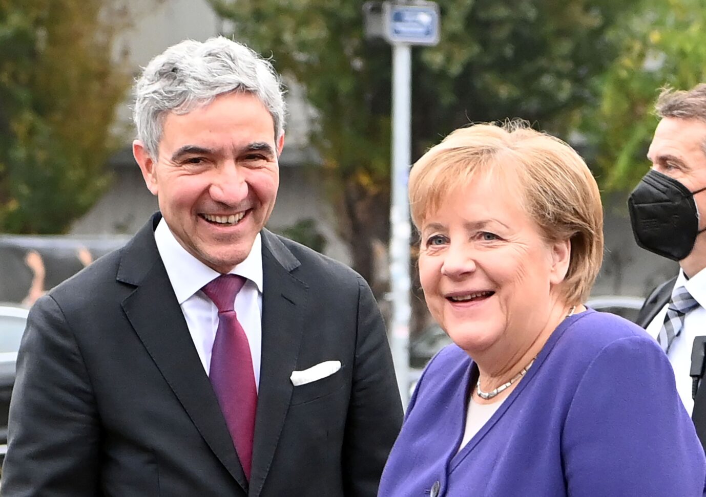 Bundesverfassungsgerichtspräsident Stephan Harbarth mit seiner Parteivorsitzenden, Ex-Kanzlerin Angela Merkel (CDU).