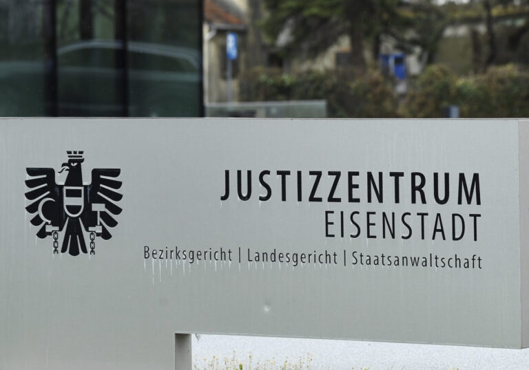 Eingang des Jusitzzentrum Eisenstadt: "Schleuser-Königin" verurteilt.